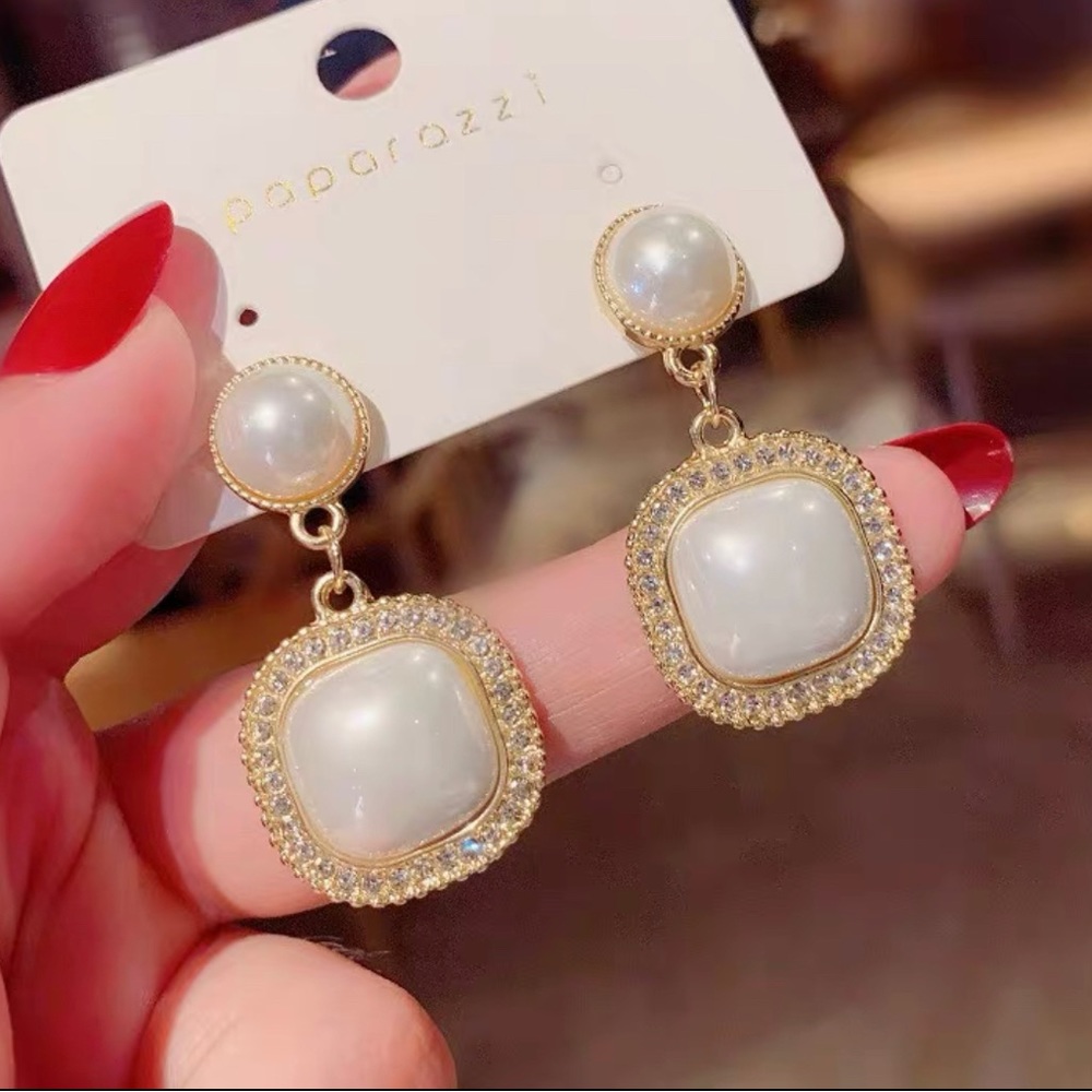 $25for3 NWT High-grade sense autumn-winter ear-studs, earrings, accessories